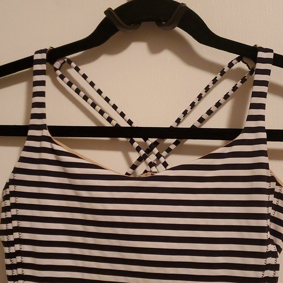 Lululemon Free to be Tank - Picture 2 of 9